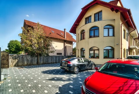 View (from property/room), Quiet street view, Parking