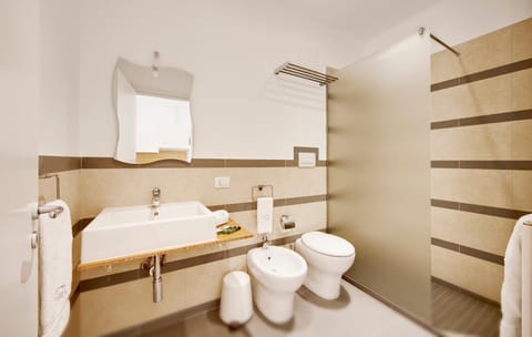 Bathroom, Bedroom, Facility for disabled guests