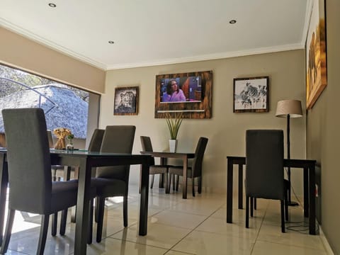 Aerotropolis Guest Lodge Chambre d’hôte in Gauteng