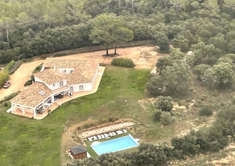 Property building, Bird's eye view, Swimming pool