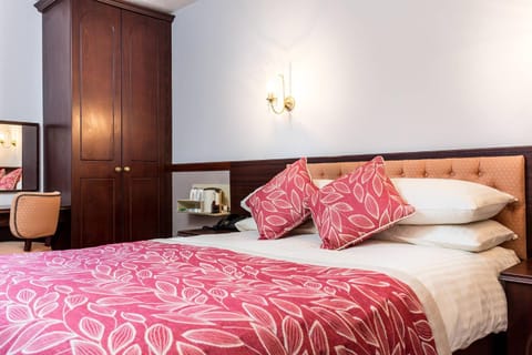 Bed, TV and multimedia, Coffee/tea facilities, Photo of the whole room, Bedroom