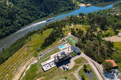 Property building, Day, Natural landscape, Bird's eye view, Mountain view, Pool view, River view, Swimming pool