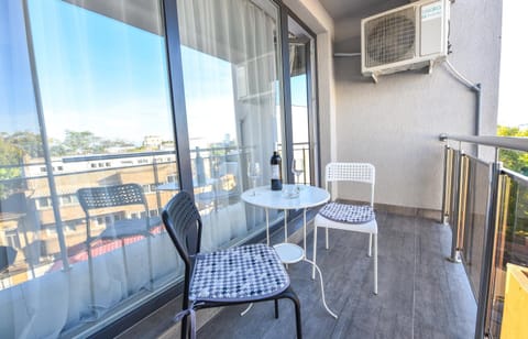 Balcony/Terrace, City view, Street view