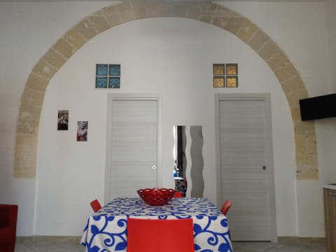 Decorative detail, Dining area