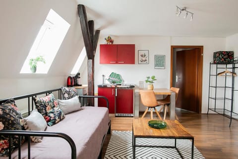 Kitchen or kitchenette, Photo of the whole room, Seating area, Dining area