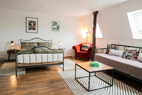 Photo of the whole room, Seating area, Bedroom