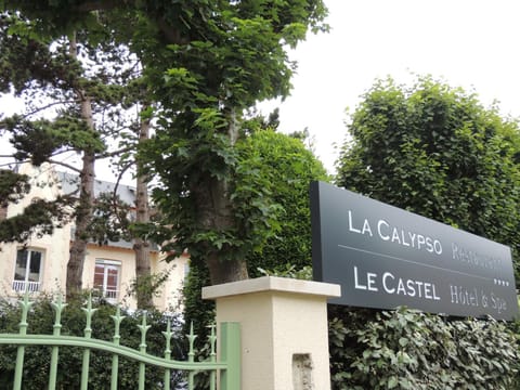 Le Castel Cabourg hôtel & SPA- Restaurant La Calypso Hotel in Cabourg