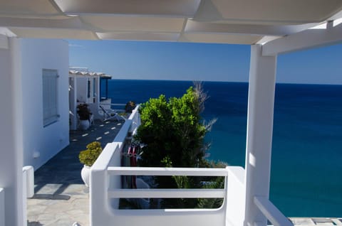 Agia Kyriaki Studios Apartment in Milos