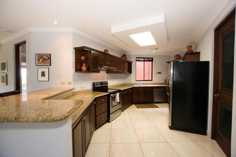 Kitchen or kitchenette, dishwasher, minibar, pet friendly, stove