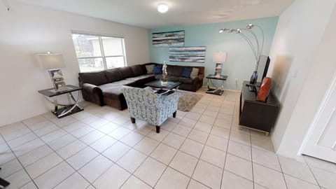 Crystal Cove Resort 4 Bedroom Vacation Home 1527 House in Kissimmee
