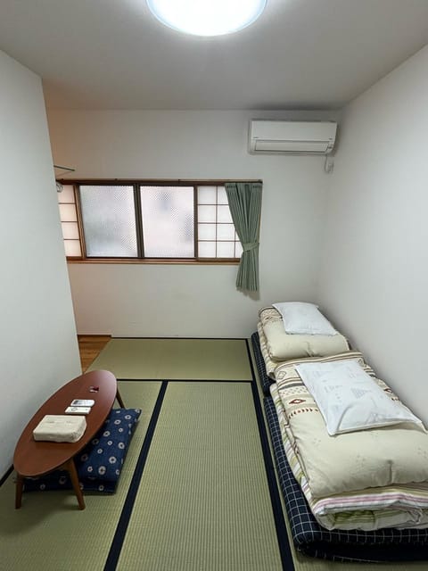 Photo of the whole room, Bedroom, air conditioner