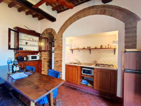 Dining area, kitchen