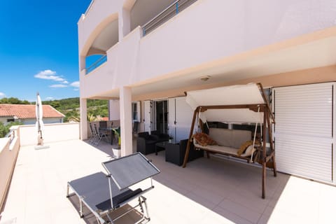 Balcony/Terrace, Seating area, Dining area, Mountain view, Sea view, Street view