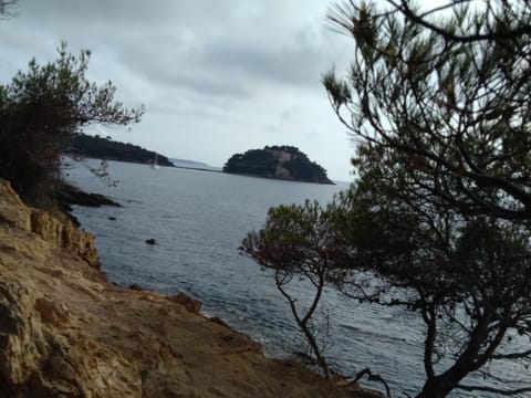 Nearby landmark, Natural landscape, Hiking