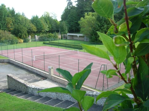 Tennis court