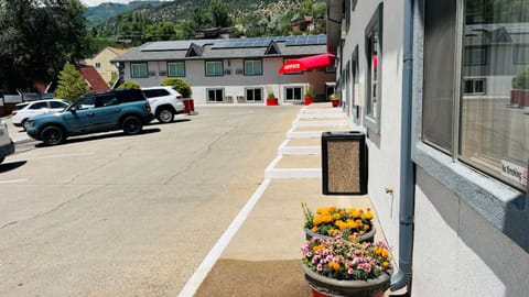 Adventure Inn - Glenwood Springs Motel in Glenwood Springs