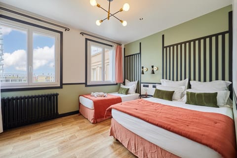 Bird's eye view, View (from property/room), View (from property/room), Bedroom, City view, City view, Garden view, Garden view