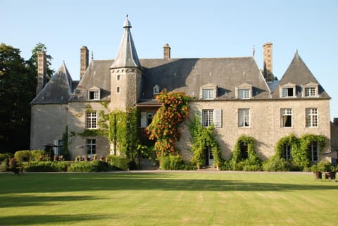 Facade/entrance, Garden