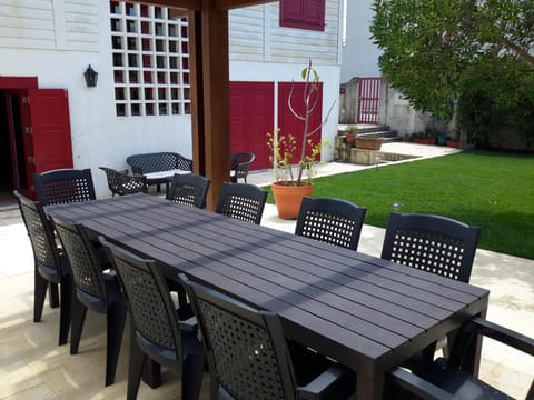 BBQ facilities, Garden, Balcony/Terrace