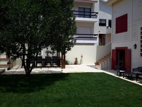 Property building, BBQ facilities, Garden, Balcony/Terrace, Garden view