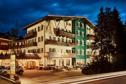 Dolomites Wellness Hotel Savoy Hotel in La Villa