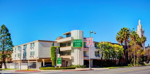 Dunes Inn - Wilshire Hotel in San Fernando Valley