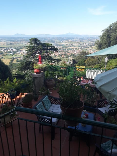 Garden, View (from property/room), Balcony/Terrace, City view, Lake view, Mountain view