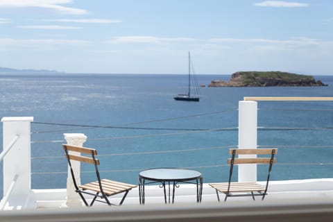 View (from property/room), Balcony/Terrace, Sea view