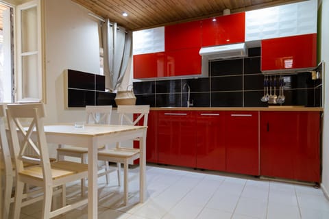 Dining area, kitchen