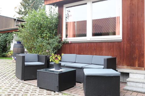 Patio, Garden, Balcony/Terrace, Balcony/Terrace, Photo of the whole room, Decorative detail, Seating area