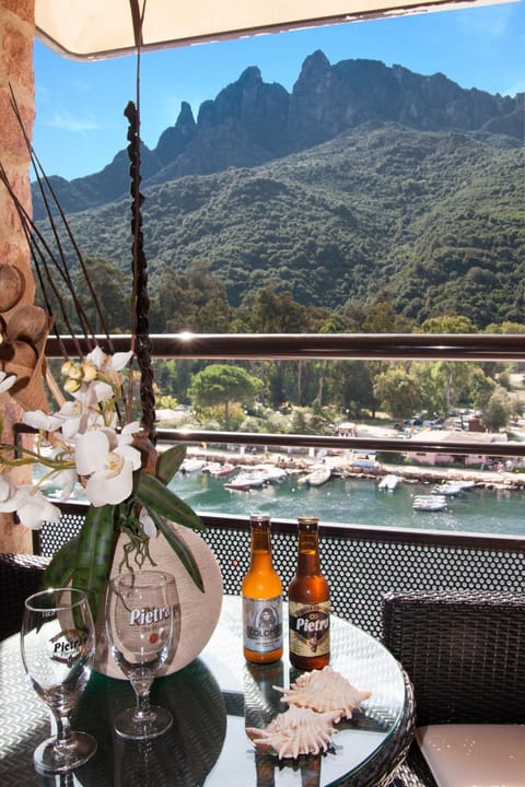 Day, Balcony/Terrace, Mountain view, Alcoholic drinks