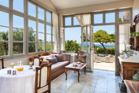 DellaGracia Mansion in Poseidonia Syros Villa in Decentralized Administration of the Aegean