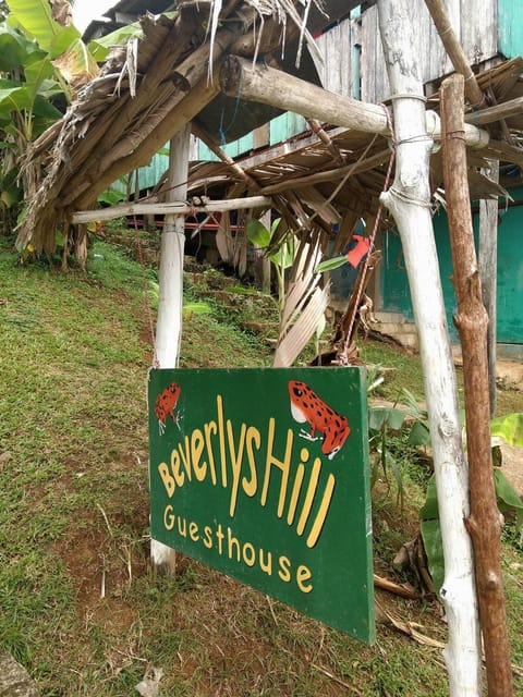 Beverly's Hill Guest House Inn in Bastimentos Island