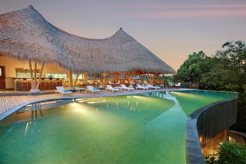 Restaurant/places to eat, Lounge or bar, Swimming pool