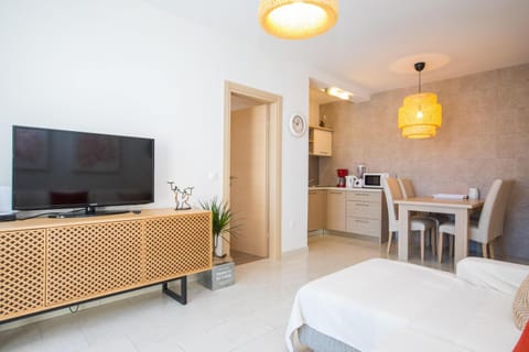 TV and multimedia, Photo of the whole room, Dining area