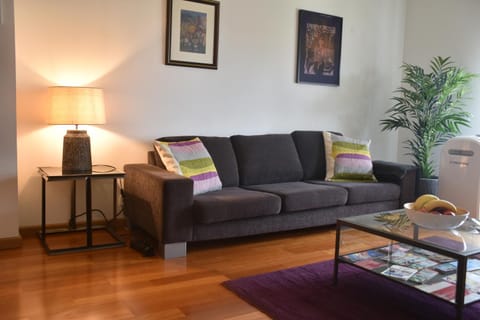 Living room, Decorative detail, Seating area