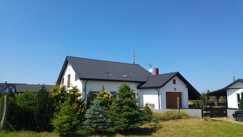 Facade/entrance, Summer