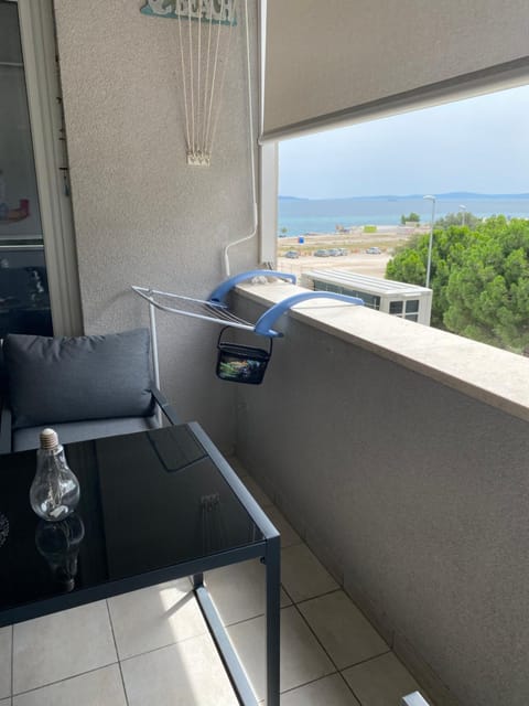 Apartment Marimar, beachfront 1st row Copropriété in Split
