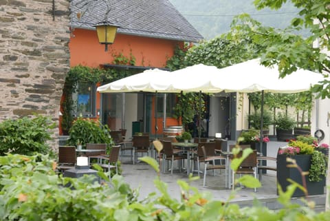 Weingut Clemens Bed and Breakfast in Cochem-Zell