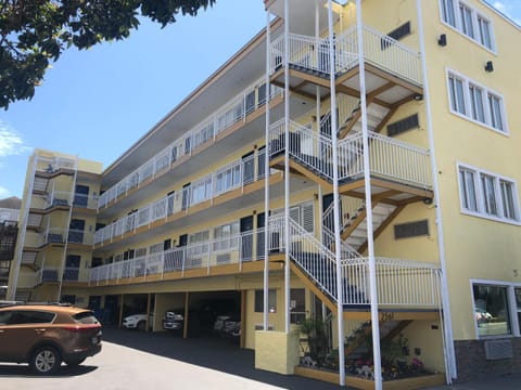 Property building, Facade/entrance