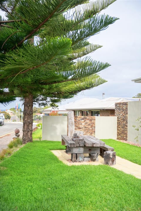 Garden, Seating area