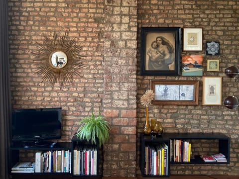 TV and multimedia, Seating area