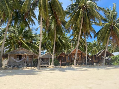 Castaway Beach Bungalows Resort in Ko Pha-ngan Sub-district
