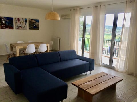 Appartement vue mer, rivière et montagnes Apartment in Sari-Solenzara
