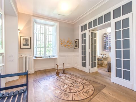 Spring, Day, Decorative detail, On site, Garden view