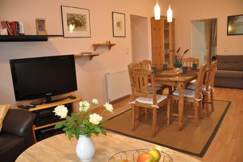 TV and multimedia, Dining area