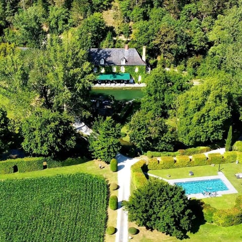 Property building, Bird's eye view, Pool view