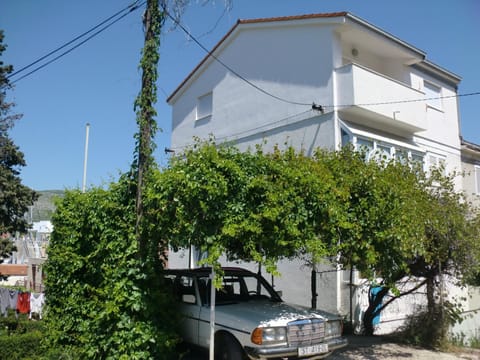 Apartments Mirjana Condo in Trogir