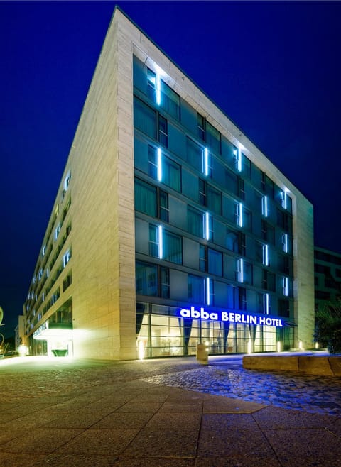 Property building, Facade/entrance, Night