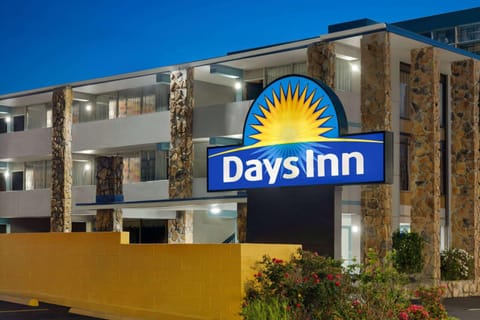 Days Inn by Wyndham Myrtle Beach-Beach Front Hotel in Myrtle Beach
